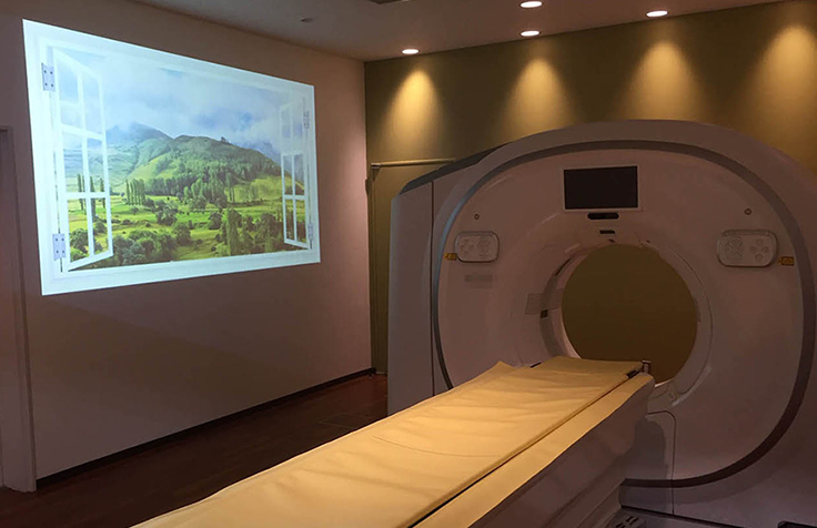 Smart Window - MRI/CT用検査室映像システム